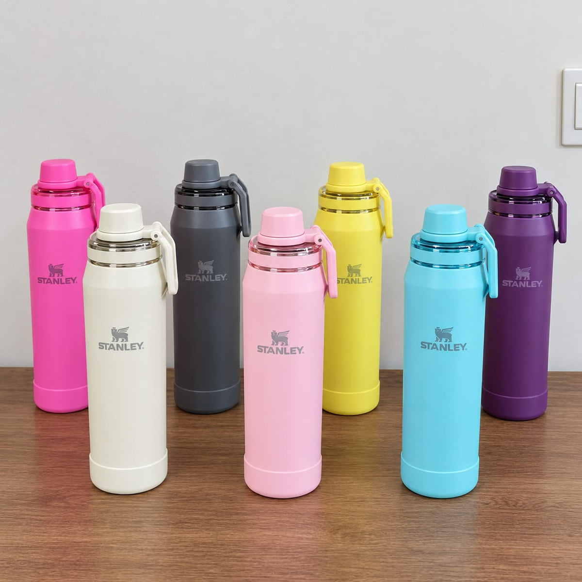 Botella stanley base silicona 650ml